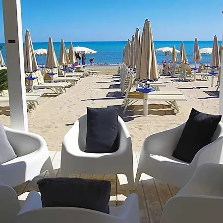 מלון Villaggio Benvivere 3*