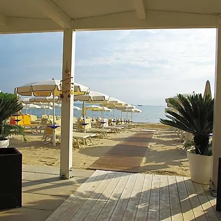 Villaggio Benvivere 3* סניגליה
