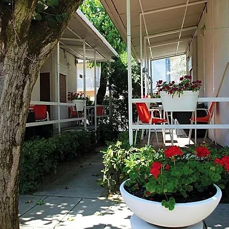 מלון Villaggio Benvivere סניגליה