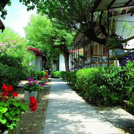 Villaggio Benvivere 호텔 3*